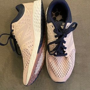 Women’s New Balance Zante V4 Pink/Navy